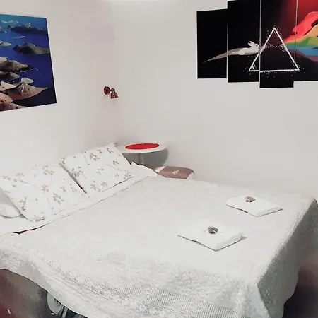 Frana Apartment *