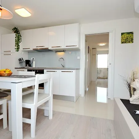 Apartment Frana *
