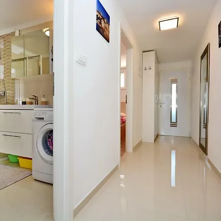 Apartment Frana *