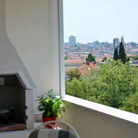 Frana Apartment